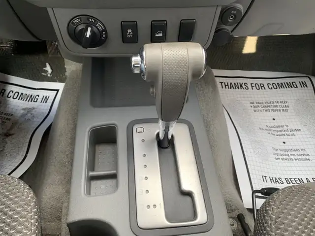 2012 NISSAN FRONTIER CREW 4X4 LOW KMS CERTIFIED in Cars & Trucks in Guelph - Image 23