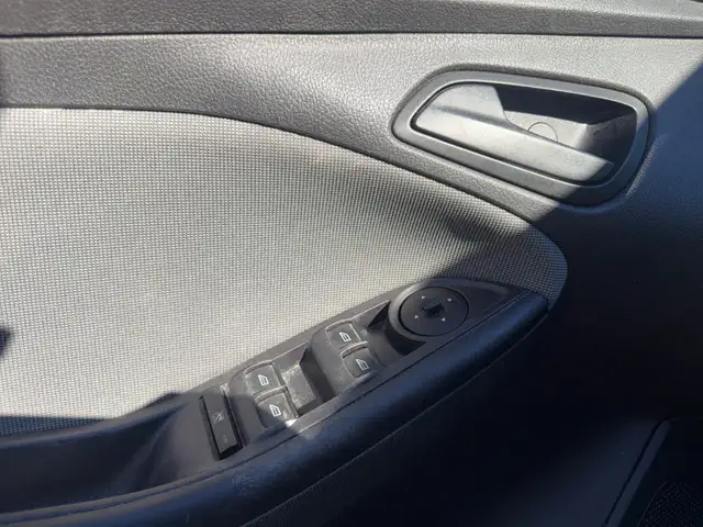 2012 Ford Focus (CERTIFIED) SE601862513906821125