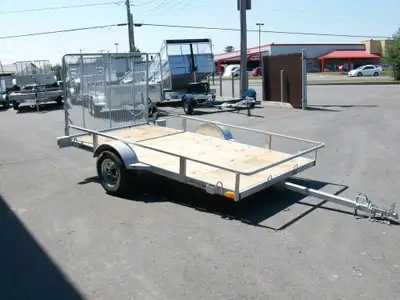 REMORQUE K-TRAIL NEUVE GALVANISER VTT 68'' X 123'' 1 ESSIEUX DE 3500LBS VERIN A ROULETTE 6 ANCRAGES...