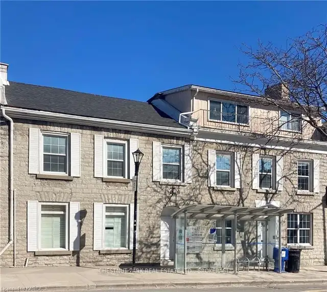 THE ULTIMATE IN STUDENT LIVING!