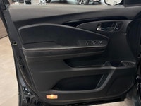 The 2019 Honda Ridgeline Black Edition is Honda's flagship pickup, combining rugged capability with... (image 7)