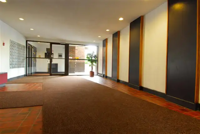 1 Bedroom in Ottawa East for November in Long Term Rentals in Ottawa - Image 6