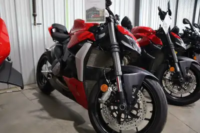 Argyll Motorsports 2024 Ducati Streetfighter V2 Red The new Streetfighter V2 is a sports naked with...