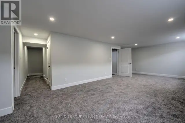 19 LOIS COURT Lambton Shores (Grand Bend), Ontario in Houses for Sale in Grand Bend - Image 32