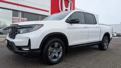 One owner! Sold New here in Simcoe. Comes with Honda Canada Factory COMPREHENSIVE 5year/100,000km wa...