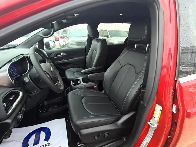 2025 Chrysler Grand Caravan SXT in Cars & Trucks in Winnipeg - Image 9