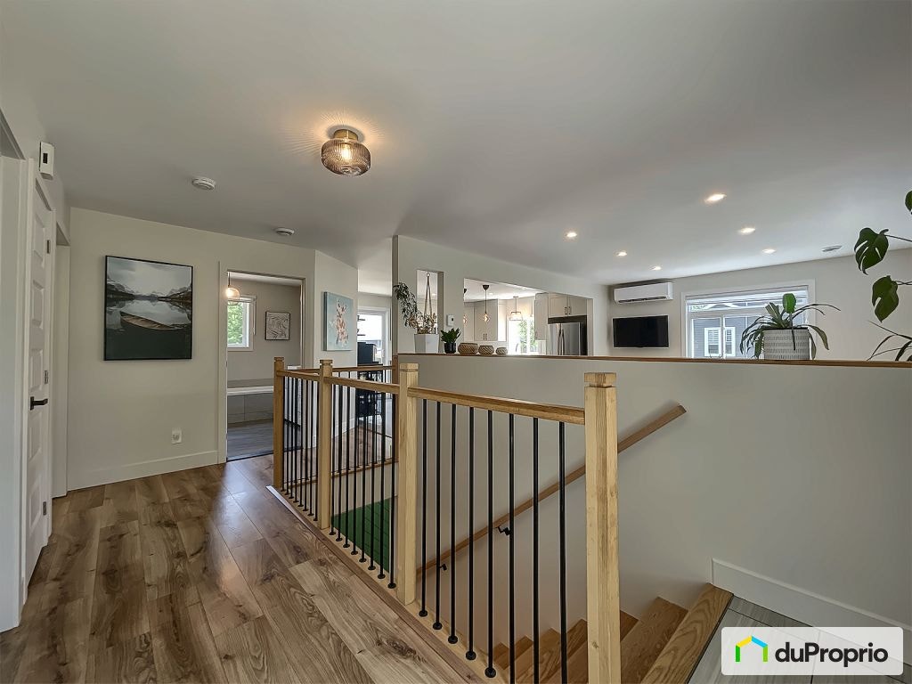 $599,999 - Bungalow for sale in St-Lin-Laurentides — photo 2