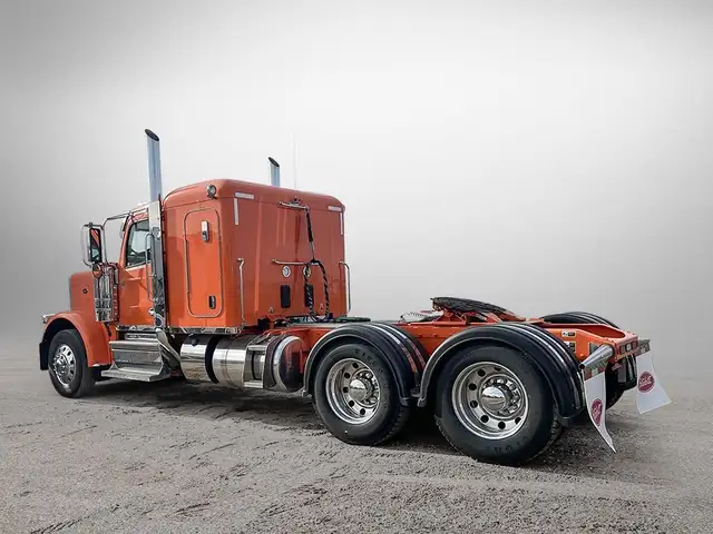 2025 PETERBILT 589 in Heavy Trucks in Saskatoon - Image 5
