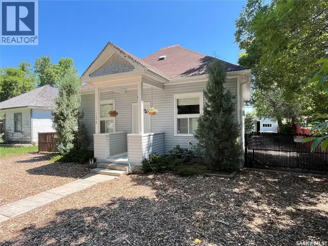 214 Marsh STREET Maple Creek, Saskatchewan in Houses for Sale in Swift Current - Image 3