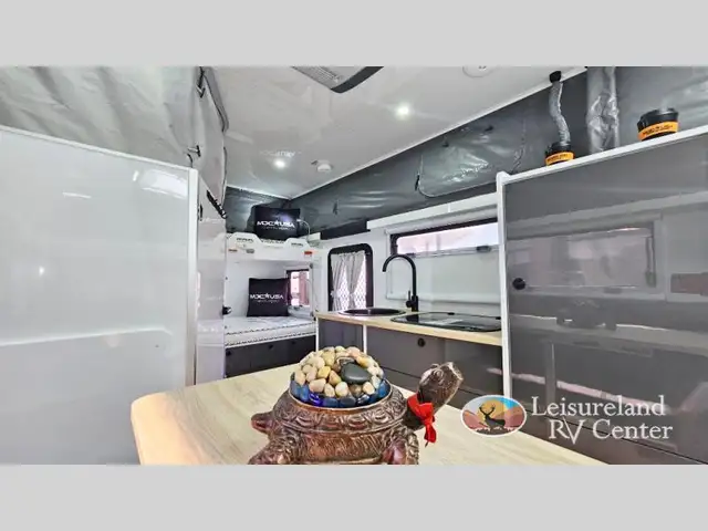 2027 MDC XT15-4E OGE – True Off-Grid Bunkhouse in Travel Trailers & Campers in Delta/Surrey/Langley - Image 13