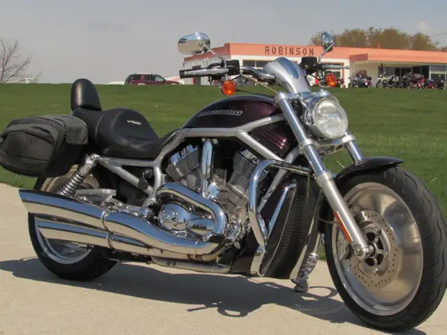 2006 Harley-Davidson VRSC A VRod in Street, Cruisers & Choppers in Leamington - Image 3