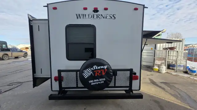 2018 Heartland Wilderness 3250DS in Travel Trailers & Campers in St. Albert - Image 10