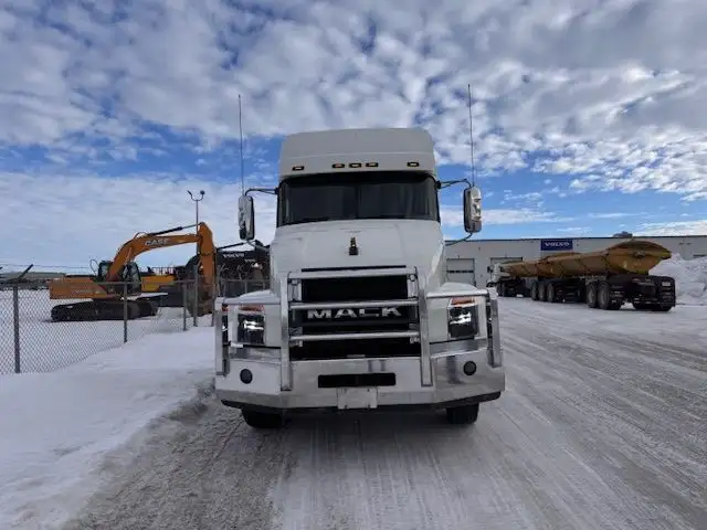 2023 Mack Anthem 64T 70 mDRIVE S40 in Heavy Trucks in Regina - Image 9