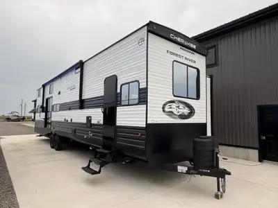 Two bed room , Two Bath Specifications and Features: Exterior Length: 42.67 ft Exterior Width: 8 ft...