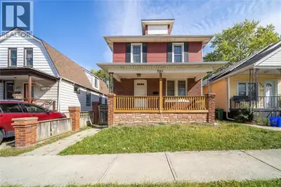 Attention investors and large families! Move-in ready East Windsor 2-storey on a quiet cul-de-sac. F...