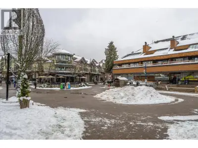 Rarely does a property of this architectural caliber hit the market. Hearthstone Lodge was designed...