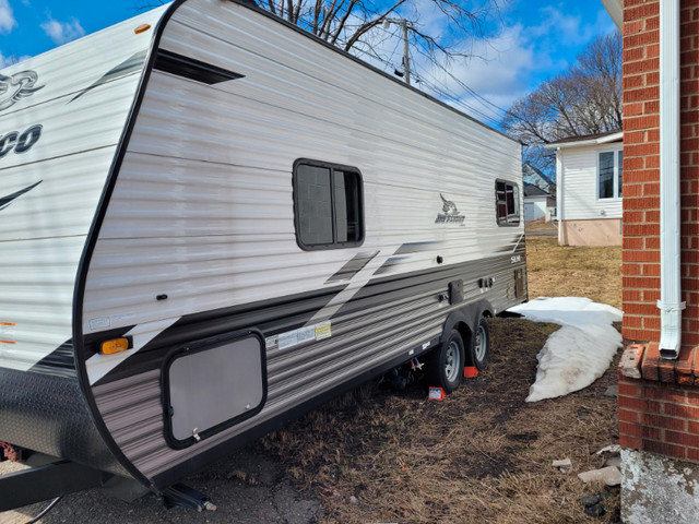 2022 Jayco 25 Ft Camper Like New w/ Warranties in Travel Trailers & Campers in New Glasgow - Image 2