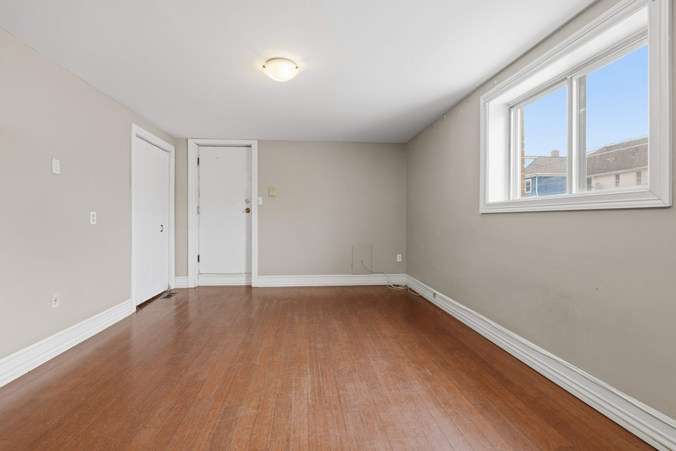 Spacious 3-Bedroom Apartment Near Downtown - Utilities Included! 4