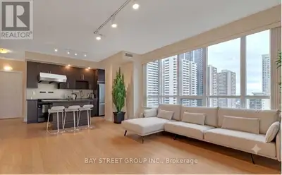 Don't Miss Out This 985 Sqft South-West Condo W/ Unobstructed South-West View In James Cooper Mansio...