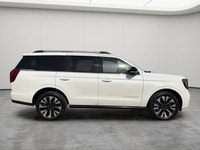 NAVIGATION, LEATHER SEATS, PANORAMIC ROOF, BLIND SPOT MONITOR, ADAPTIVE CRUISE CONTROL Step into the... (image 8)