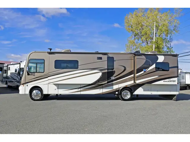 2015 Coachmen Encounter Classe A VR / RV FULL PAINT 3 Extensions in RVs & Motorhomes in Laval / North Shore - Image 33