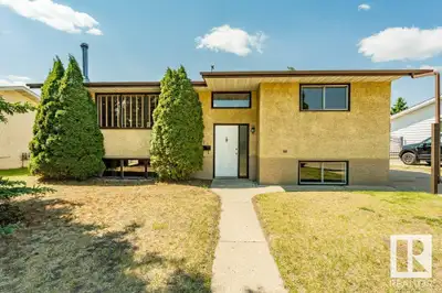 Welcome Home! Picture yourself at home in a quiet area, upgraded Bi-Level home with Open Concept, Mo...