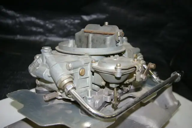 HOLLEY CARB &  INTAKE  MANIFOLD EDELBROCK PERFORMANCE in Auto Body Parts in Edmonton - Image 4