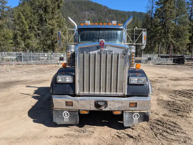 2017 KENWORTH W900 in Heavy Trucks in Saskatoon - Image 8