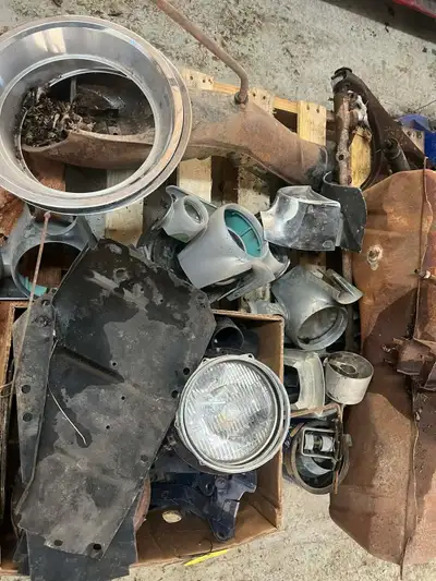 This item sells online at Grunthal Auction Service on the Offsite Sale. Mostly parts 1955 1956 and 1...