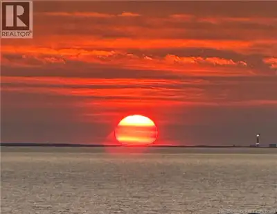 Spectacular sunsets and Sunrises await you in Clifton! This water view/waterfront property (no beach...