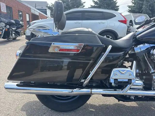 2007 Harley-Davidson Road King ~ ROAD KING ~ 96CI ~ V&H ~ CANADI in Sport Touring in City of Toronto - Image 12