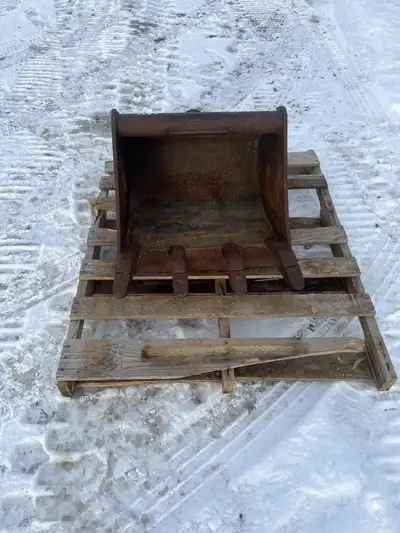 24" TAG Digging Bucket - 8" x 4.5" Stock #B927 $3000 .