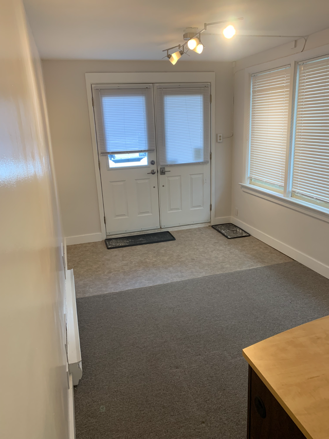 3 Room Business Office Suite DTK in Commercial & Office Space for Rent in Kitchener / Waterloo - Image 4