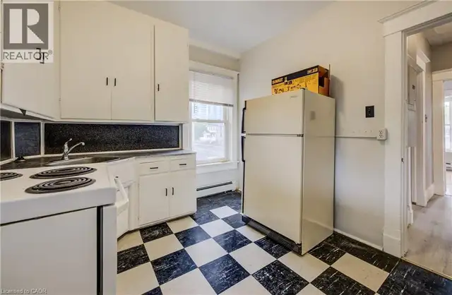 698 KING Street W Kitchener, Ontario in Houses for Sale in Kitchener / Waterloo - Image 30