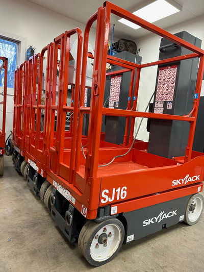 Similar to Scissor Lift Genie GR-20 GR-15 JLG 20MVL 20DVL MVL20 DVL20 Skyjack SJ12 SJ16 SJ20 Vertica...