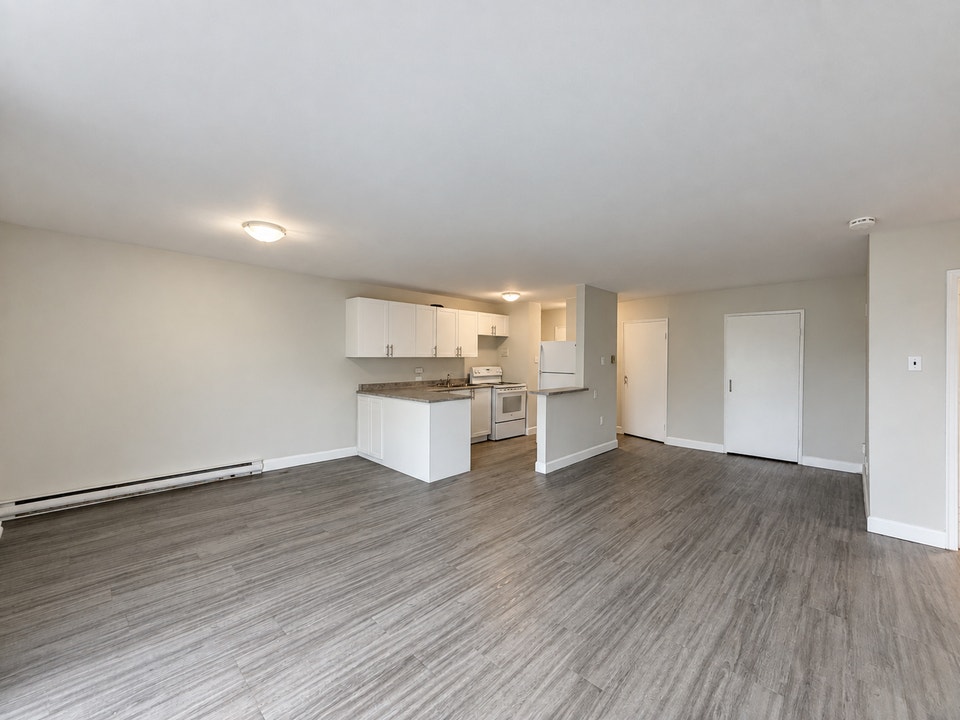301 - 880 Colborne Road 3