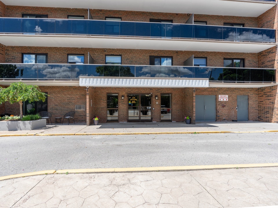 Centennial Park Place Apartments - 2 Bedroom, 1.5 Bath Apartment 2