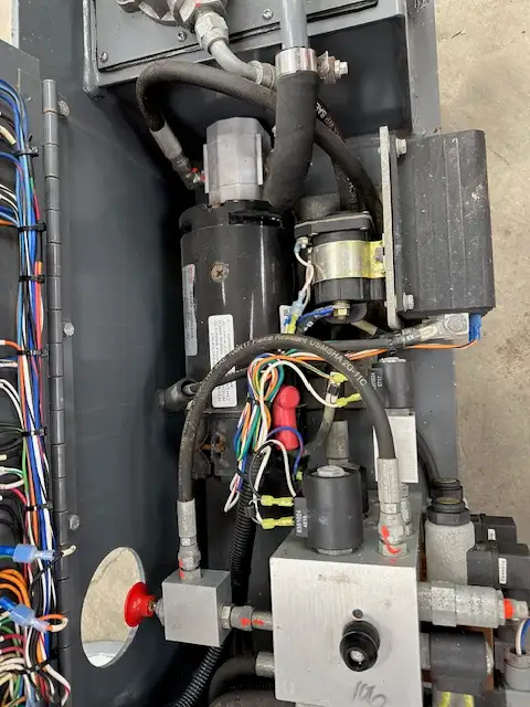 2017 Skyjack SJ3219 Electric Scissor Lift in Heavy Equipment in Hamilton - Image 18