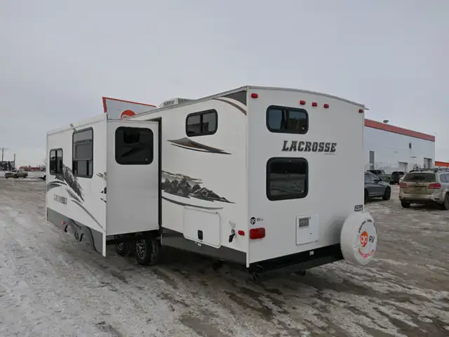 2013 LaCrosse 292BHS in Travel Trailers & Campers in St. Albert - Image 5