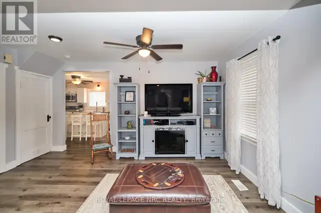 7992 PETER STREET Niagara Falls (Chippawa), Ontario in Houses for Sale in St. Catharines - Image 11