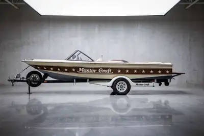MBCSA8TOJ485 MasterCraft ProStar 1985, un véritable classique vintage! Bateau reconnu pour sa qualit...