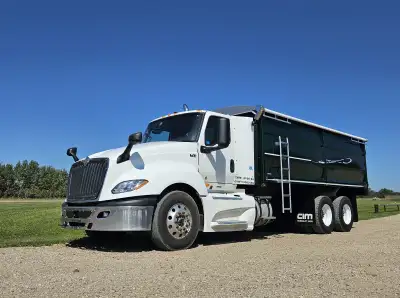 2021 International LT625 Grain Truck Very clean, economical former fleet truck. Mileage: 822,570 km...