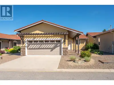 Immaculate Golf Villa with Stunning Views – One Owner. Welcome to this bright and cheerful 2-bedroom...