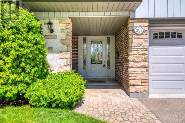 201 ARICHAT ROAD Oakville (FD Ford), Ontario63006664762243122