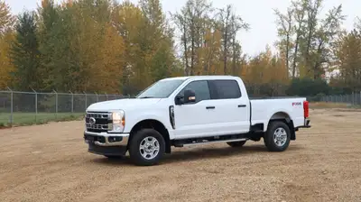 Contact us before it's too late! Financing available OAC. 2026 Ford F-350 Super Duty SRW XLT – Oxfor...