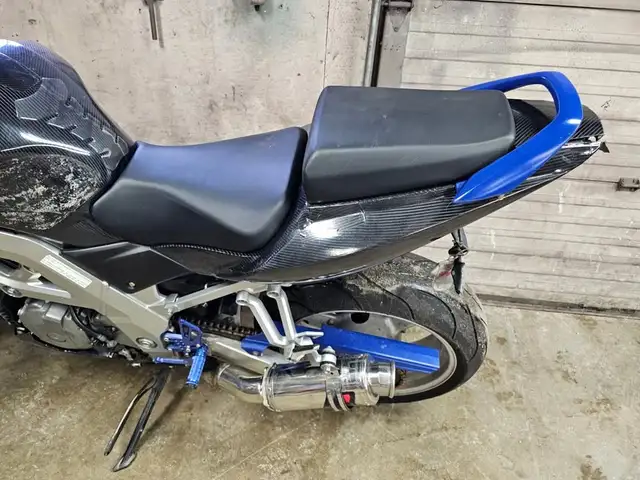 2003 Suzuki sv1000 Motorcycle Project or Parts Bike in Motorcycle Parts & Accessories in Winnipeg - Image 9