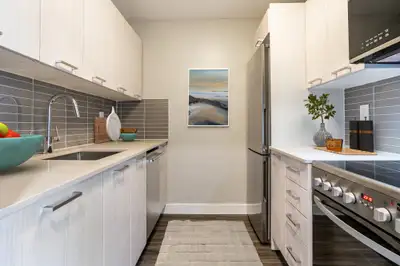 835 Roselawn - Roselawn Heights Apartment for Rent