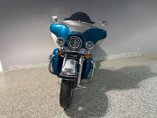 1994 Harley-Davidson FLHTCU - Ultra Classic Electra Glide in Sport Touring in Edmonton - Image 8