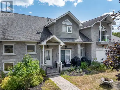 Welcome to Silver Beach, a private community on Haliburton County's premier 5-lake chain. Convenient...