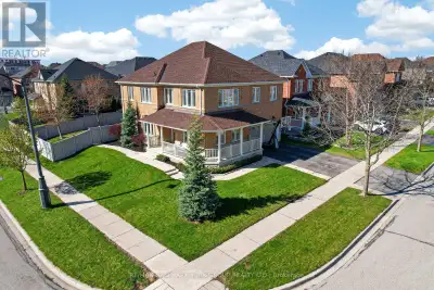 Welcome to this meticulously maintained home in the heart of Bayview Meadows, where modern elegance...